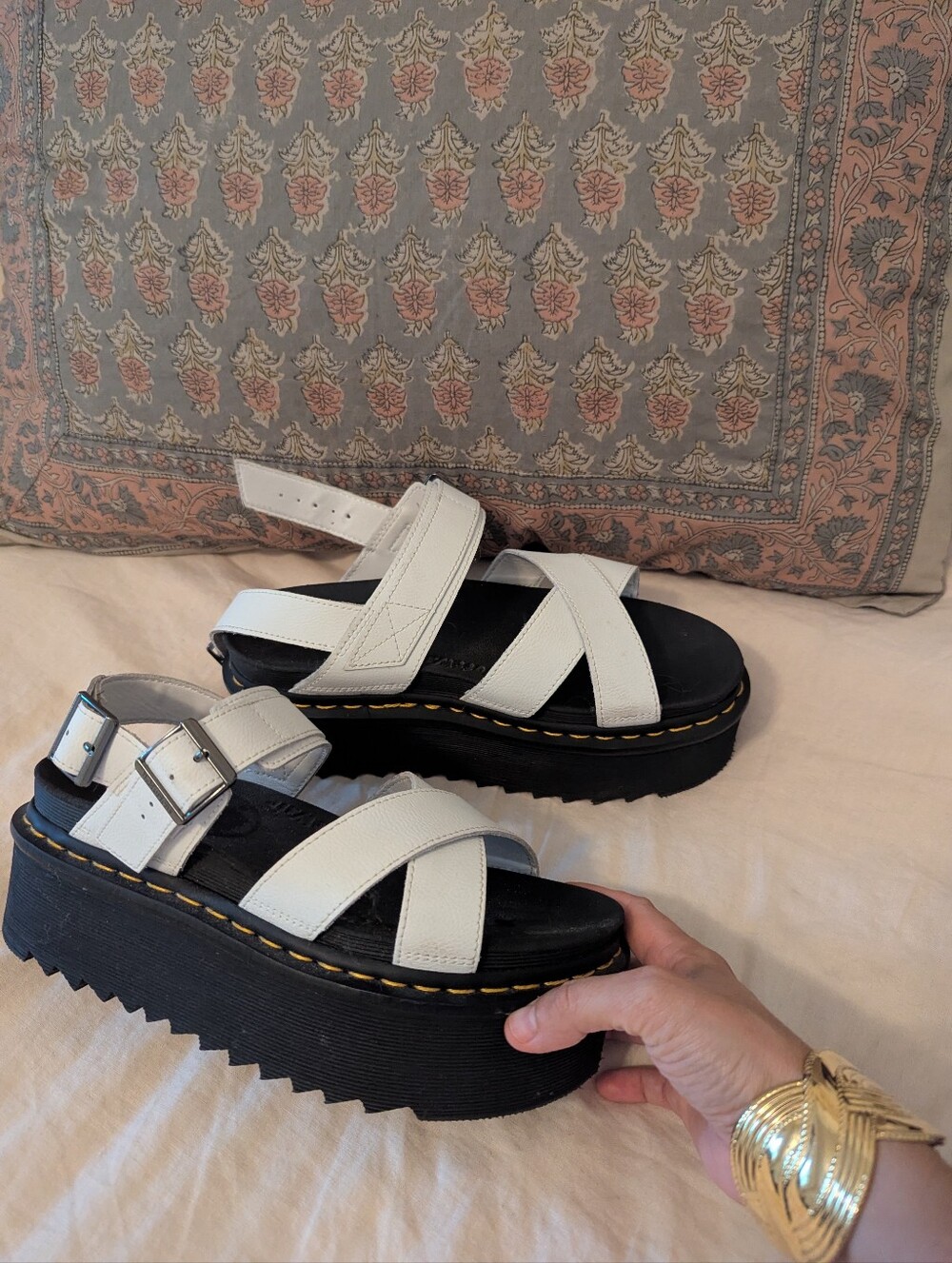 Dr Martens Voss ii Quad Sandals in White